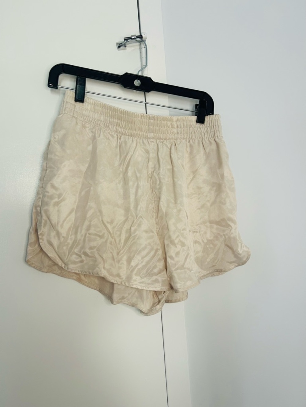 H&M Women’s Cream Satin Athletic Lounge Shorts Size S